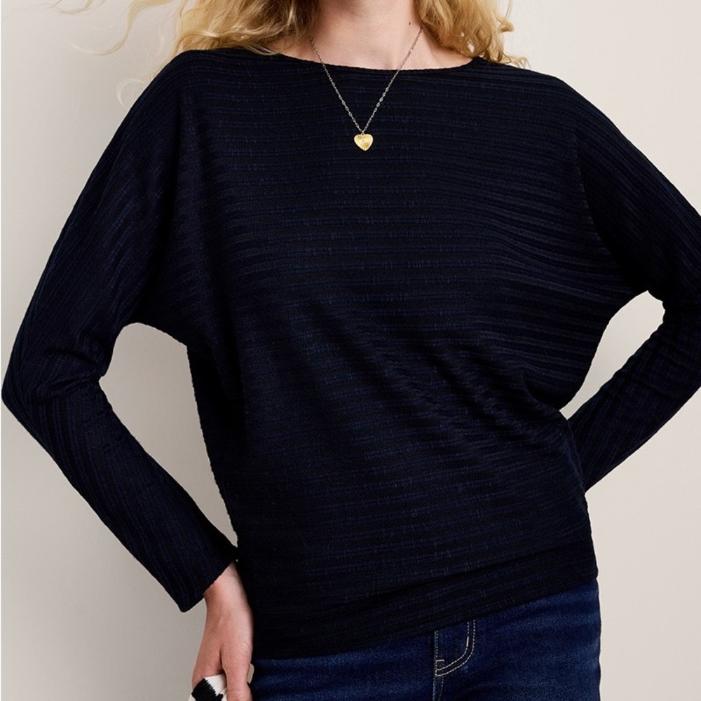 francesca’s black long sleeve shirt